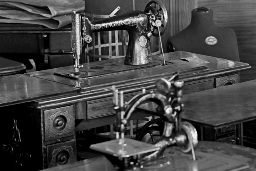 Singer Sewing Machines, Oppenheimer's in Washington, DC, early 1900s -  Historical Pix